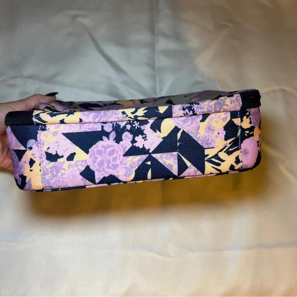 Nike Women's‎ Floral Print Lunch Bag - Black and Pink With Logo